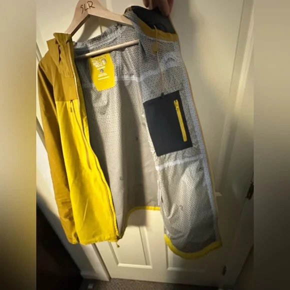 Golden Yellow DryQ Mountain Hardwear Jacket with Hood rain coat shell - Picture 4 of 14